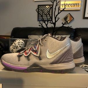 Nike Kyrie 5s